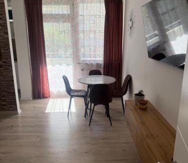 Pfersee-Nord Apartment | Apartment AS mit Balkon