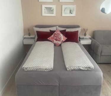 Pfersee-Nord Apartment | Apartment AS mit Balkon