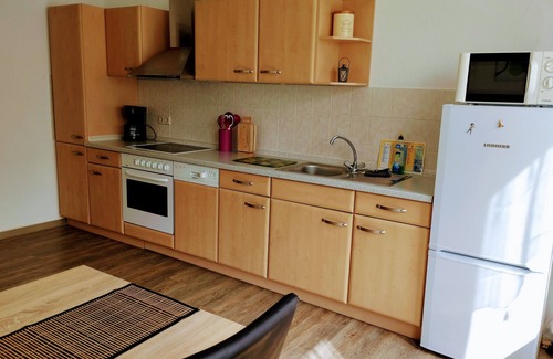 Goerlitz Condo | Apartment at Birkenwäldchen in Görlitz Rauschwalde-Altstadt & lake within easy reach