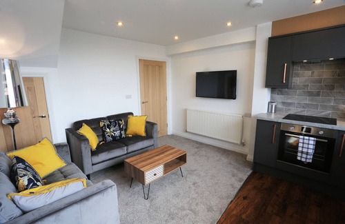 Kirkheaton Apartment | Apartment at Hotl Aparts at Deal House
