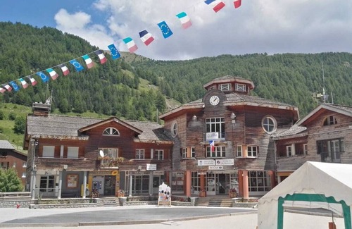 Allos Apartment | Apartment at the foot of the slopes at the Foux d'Allos resort center