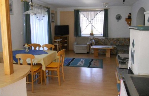 Zell Am Moos Apartment | Apartment at the playground - Handlhof