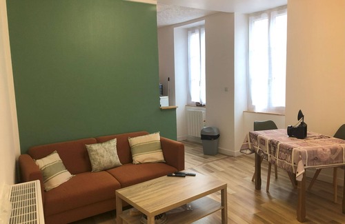Pougues-les-Eaux Apartment | Apartment at Villa Jean-Pierre near the Planetarium casino