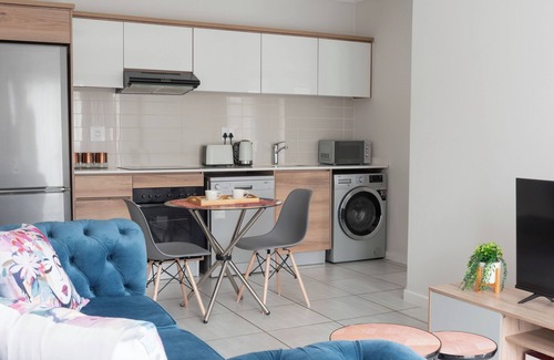 Woodmead Apartment | Apartment at Waterfall