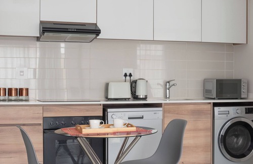 Woodmead Apartment | Apartment at Waterfall
