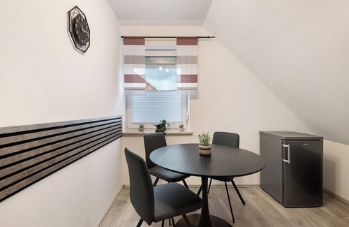 Schwandorf Apartment | Apartment 'Aufm Weinberg 1' with Wi-Fi
