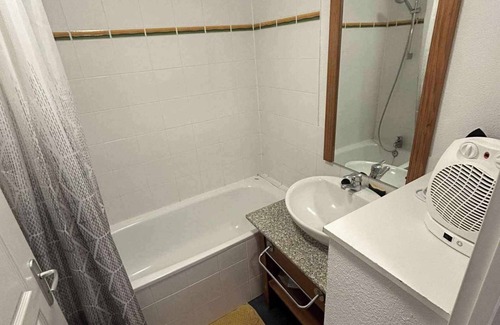 Ax-les-Thermes Apartment | Apartment Ax 3 domaines resort