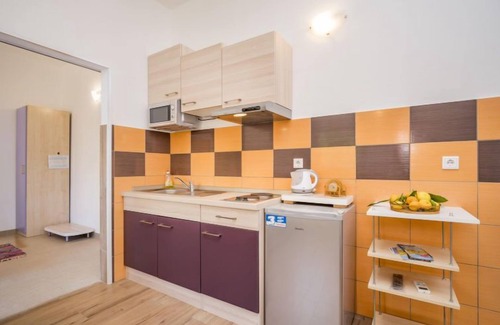 Liznjan Apartment | Apartment B&B by Interhome