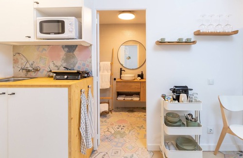 Can Carbonell Apartment | Apartment 'Bacom House' with garden in the forest