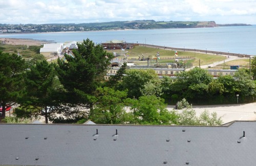 Dawlish Warren Apartment | APARTMENT B2, family friendly, with a garden in Dawlish Warren