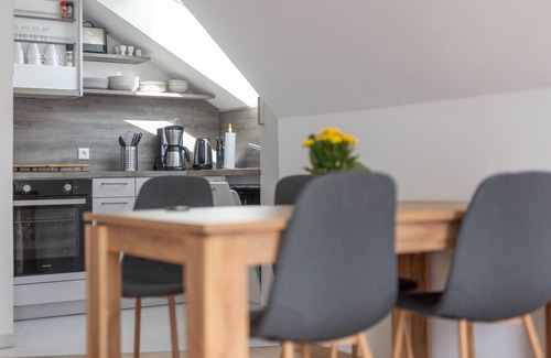 Lenzkirch Apartment | Apartment 'Bähnleradweg' with Balcony and Wi-Fi