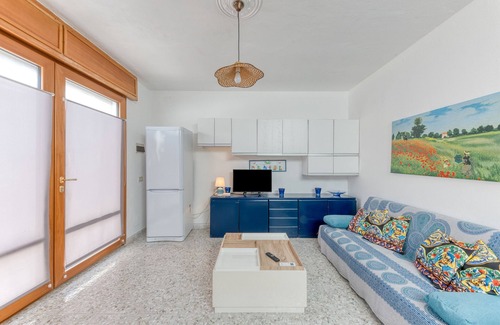 Santa Maria di Leuca Apartment | Apartment 'Baia Delle Sirene Le' with Private Terrace and Air Conditioning