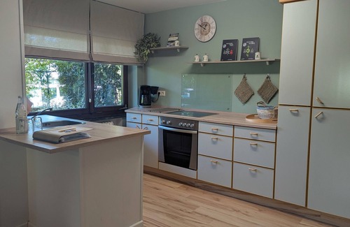 Lahr Apartment | Apartment 'Bannstein Lahr' with Private Terrace, Shared Garden and Wi-Fi