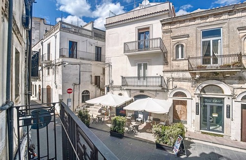 Monte Sant'Angelo Apartment | Apartment 'Barbahouse' with Balcony and Wi-Fi