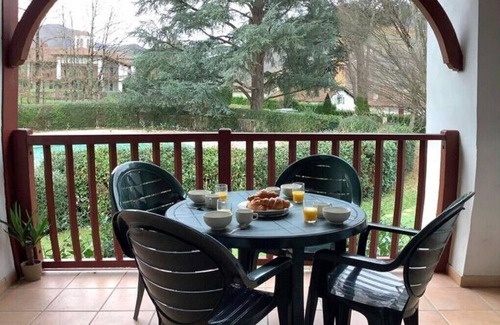 Uhart-Cize Apartment | Apartment Basque Country Saint Jean Pied de Port