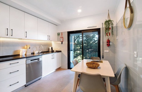 Tavira Apartment | Apartment 'Beira Mar - 1º Esquerdo' with Balcony, Wi-Fi and Air Conditioning