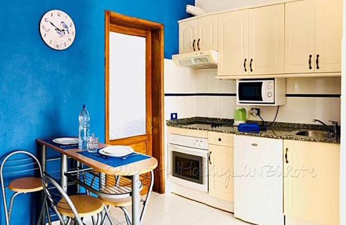 Puerto del Carmen Apartment | Apartment Bellisima 200m from the Ocean with pool, Wifi Sat-tv