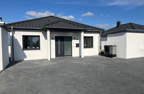 Wolpinghausen Apartment | Apartment 'Berg' with Lake View, Private Terrace and Wi-Fi