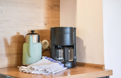 Uebersee Apartment | Apartment 'Bergfex Alte Gendarmerie Übersee' with Mountain View, Shared Garden and Wi-Fi