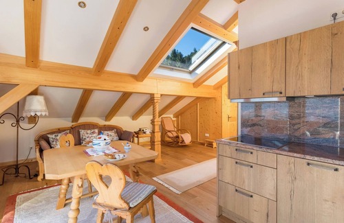 Mittenwald Apartment | Apartment 'Bergkristall' Near the Ski Lift with Mountain View, Wi-Fi & Balcony