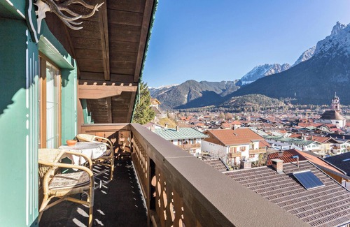 Mittenwald Apartment | Apartment 'Bergkristall' Near the Ski Lift with Mountain View, Wi-Fi & Balcony