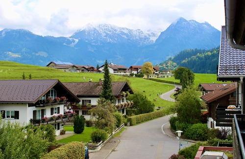 Obermaiselstein Apartment | Apartment Bergrose with cable car ticket Hörnerdörfer inclusive, sauna and swimming pool