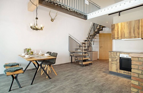 Waggershausen Apartment | Apartment "Bergtraum Hof Schütterle" with Lake View, Shared Garden & Wi-Fi