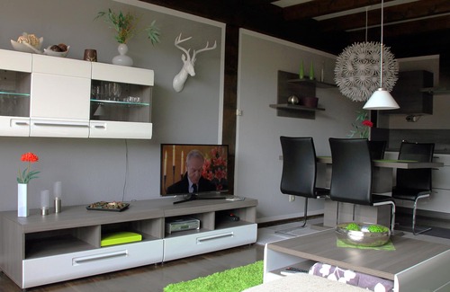 Vorauf Apartment | Apartment between Chiemsee & Salzburg in the beautiful Alpine foothills * WiFi *