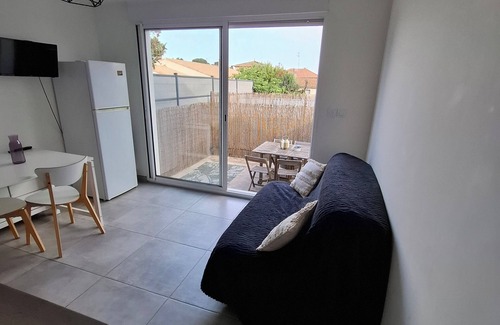 Poussan Apartment | Apartment between land and sea, cosy and comfortable accommodation.
