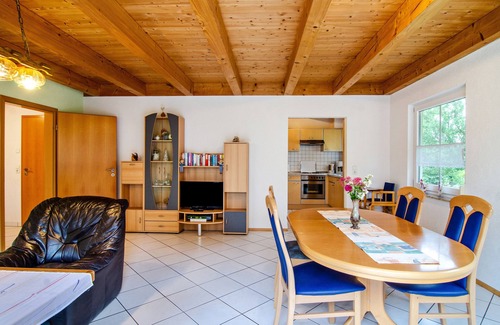 Owingen Apartment | Apartment 'Beutenmühle Straussenfarm Erdgeschoss' with Private Terrace and Shared Garden