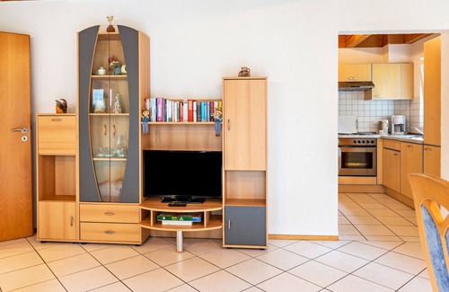 Owingen Apartment | Apartment 'Beutenmühle Straussenfarm Erdgeschoss' with Private Terrace and Shared Garden