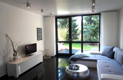 Morgensternsheide Apartment | Apartment Black & White Neuss