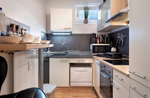 Hoechenschwand Apartment | Apartment 'Blackforest Perla' with Private Terrace, Shared Garden and Wi-Fi