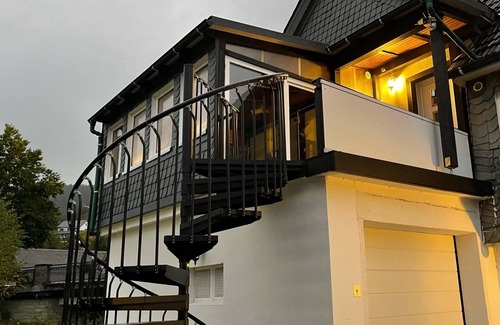 Fleckenberg Apartment | Apartment 'Blum' with Private Terrace, Private Garden and Wi-Fi