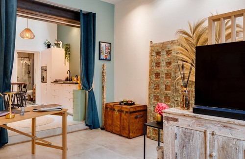 Saint-Michel Apartment | Apartment 'Bohemian Flat' with Wi-Fi