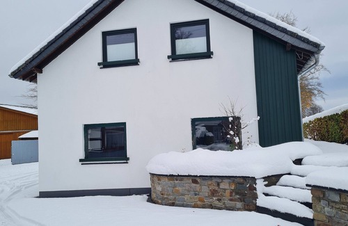 Rollesbroich Apartment | Apartment Braun - cozy apartment with balcony in a quiet side street