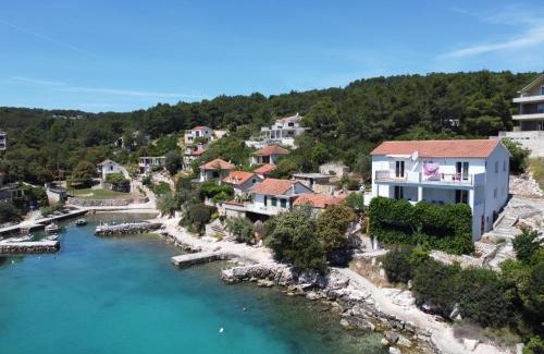 Cove Basina (Jelsa) Apartment | Apartment Buda-3 by Interhome
