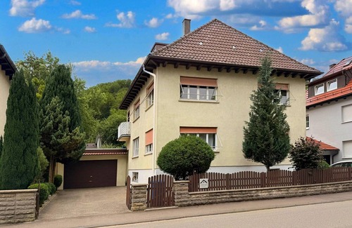 Gemarkung Truchtelfingen Apartment | Apartment "Bullentäle" with Shared Pool, Terrace & Wi-Fi