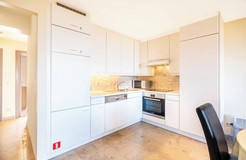 Oostduinkerke-Bad Apartment | Apartment by Belgian Coast with Sea Views