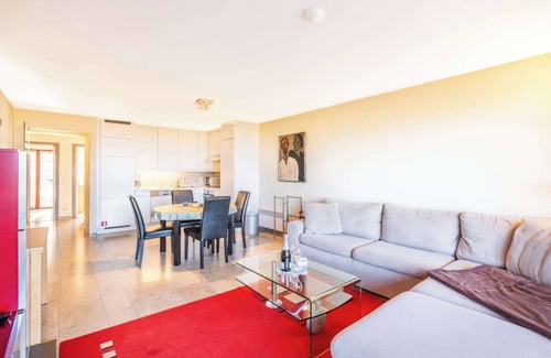 Oostduinkerke-Bad Apartment | Apartment by Belgian Coast with Sea Views