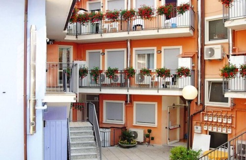 Baveno Apartment | Apartment by Lake Maggiore with Boat Dock