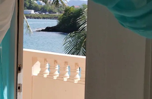 Castries Apartment | Apartment by the beach
