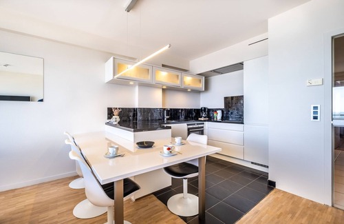 Koksijde-Bad Apartment | Apartment by Zeedijk with Sea View