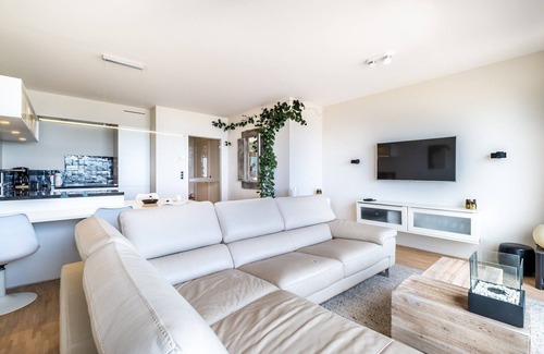 Koksijde-Bad Apartment | Apartment by Zeedijk with Sea View