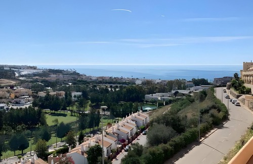 Mijas Apartment | Apartment 'Casa Bonitamar' with Sea Views, Wi-Fi and Air Conditioning