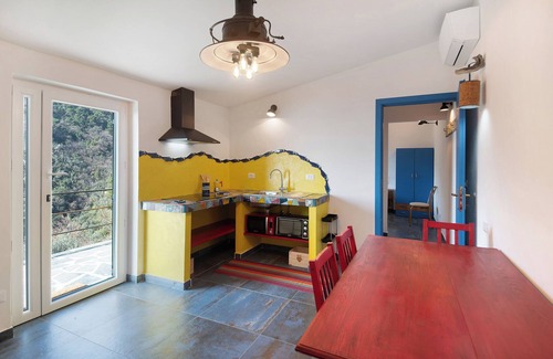 Recco Apartment | Apartment 'Ca' Dû Massunin' with Sea View, Wi-Fi and Air Conditioning