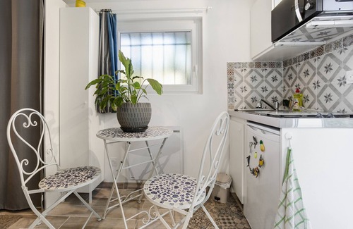 La Farlede Apartment | Apartment 'Carpe Diem' with Shared Terrace and Wi-Fi