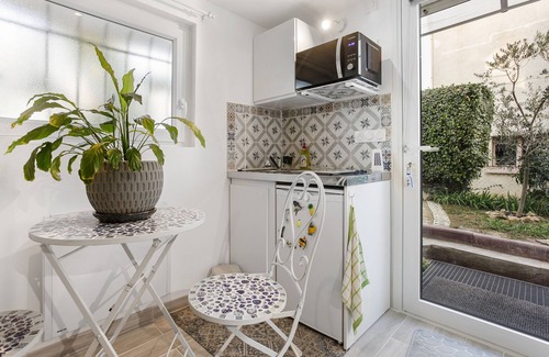La Farlede Apartment | Apartment 'Carpe Diem' with Shared Terrace and Wi-Fi