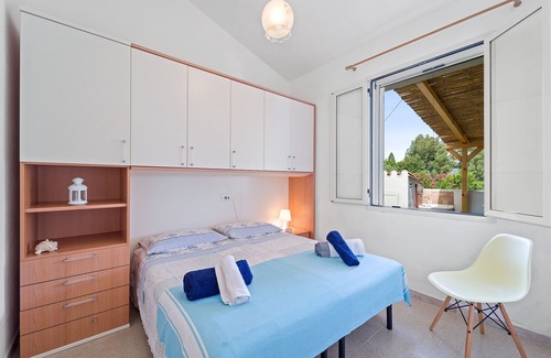 Buggerru Apartment | Apartment 'Casa Atlantide' with Mountain View, Wi-Fi and Air Conditioning
