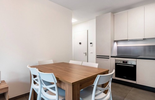 Vela Apartment | Apartment 'Casa Canova- Free Parking' with Mountain View, Private Terrace and Wi-Fi